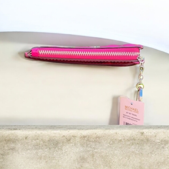 Michael Kors Jet Set Quilted Card Holder In Dragonfruit Pink, NWT - Picture 3 of 3